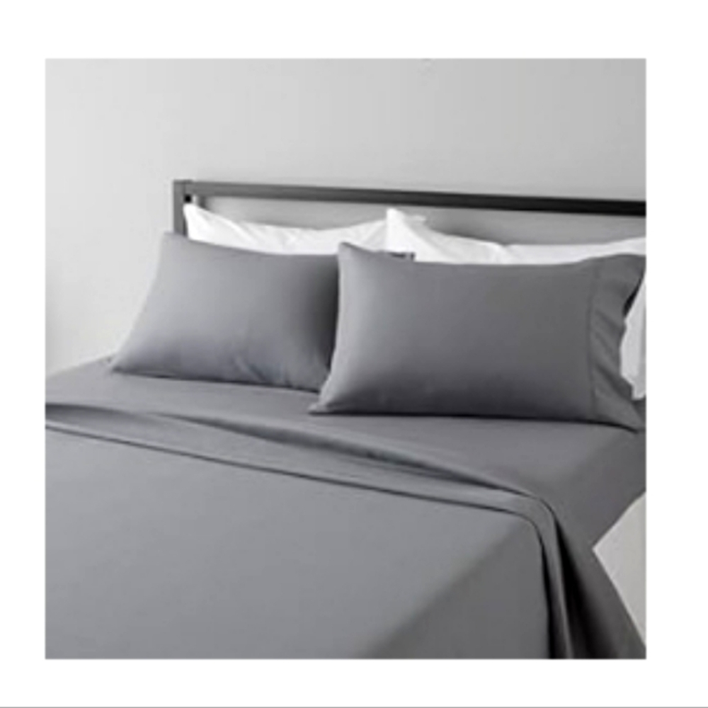 NWT Full size bed sheet set